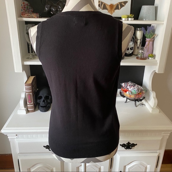 Black Sleeveless Sweater - Picture 2 of 3